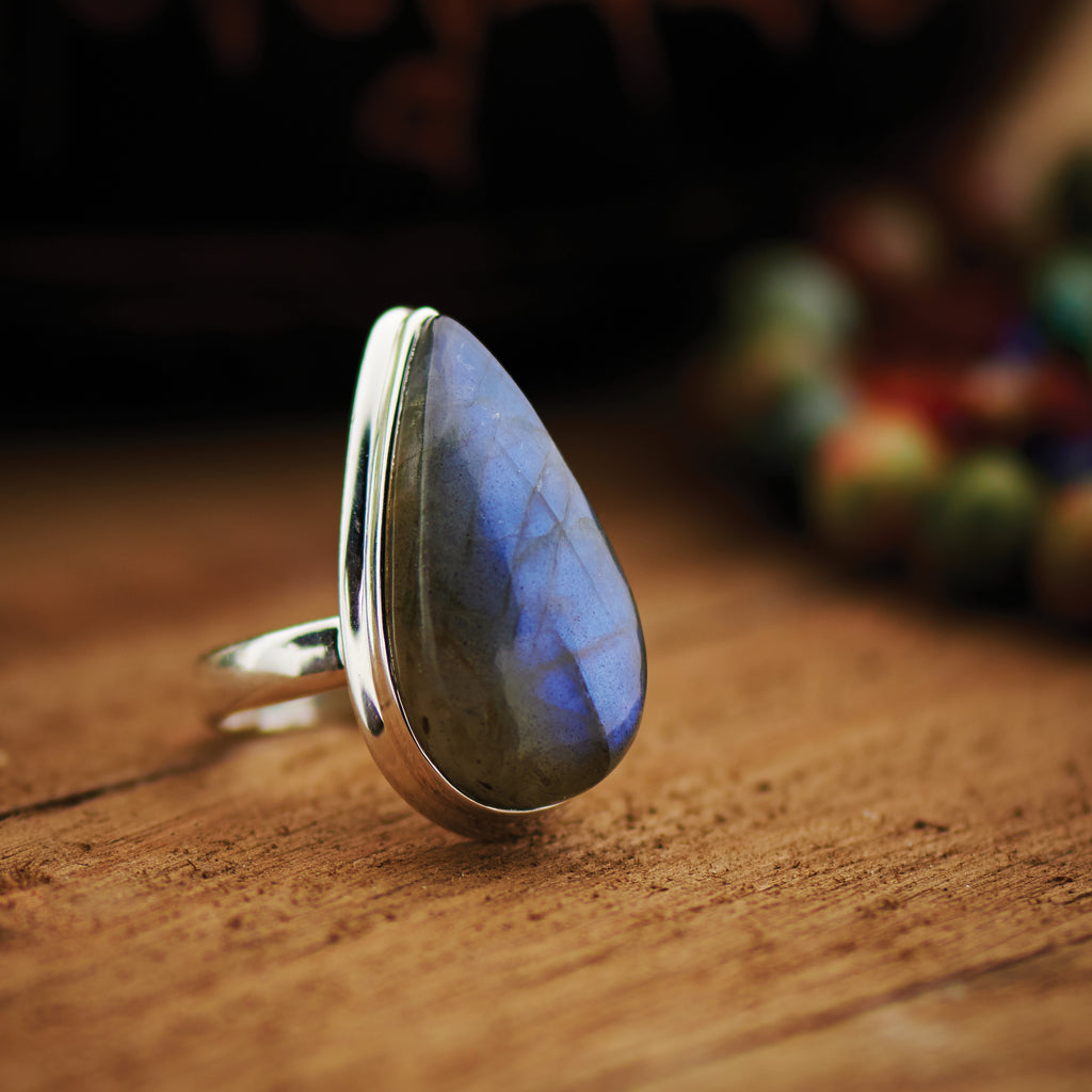 Blue flash labradoraite tear drop ring with .925 silver setting